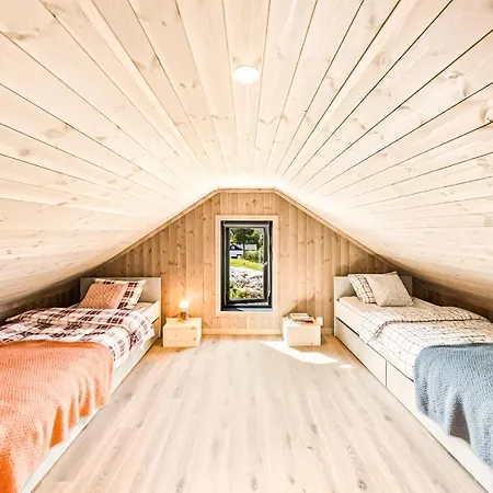 4 Bedroom In Sannidal