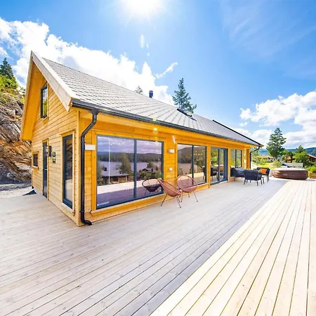 Holiday home 4 Bedroom In